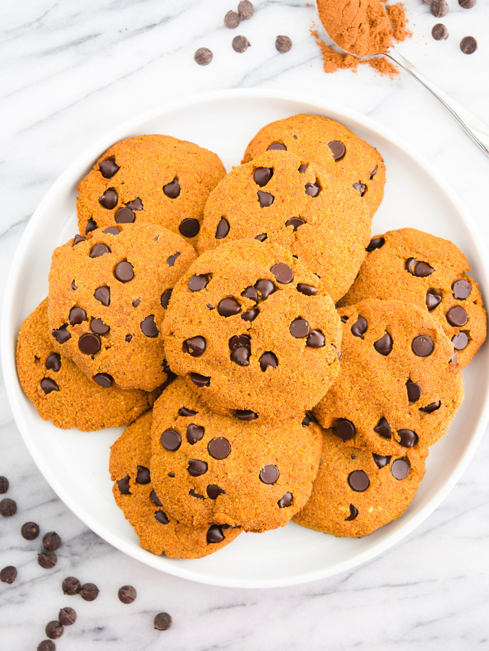 Vegan Pumpkin Spice Chocolate Chip Cookies