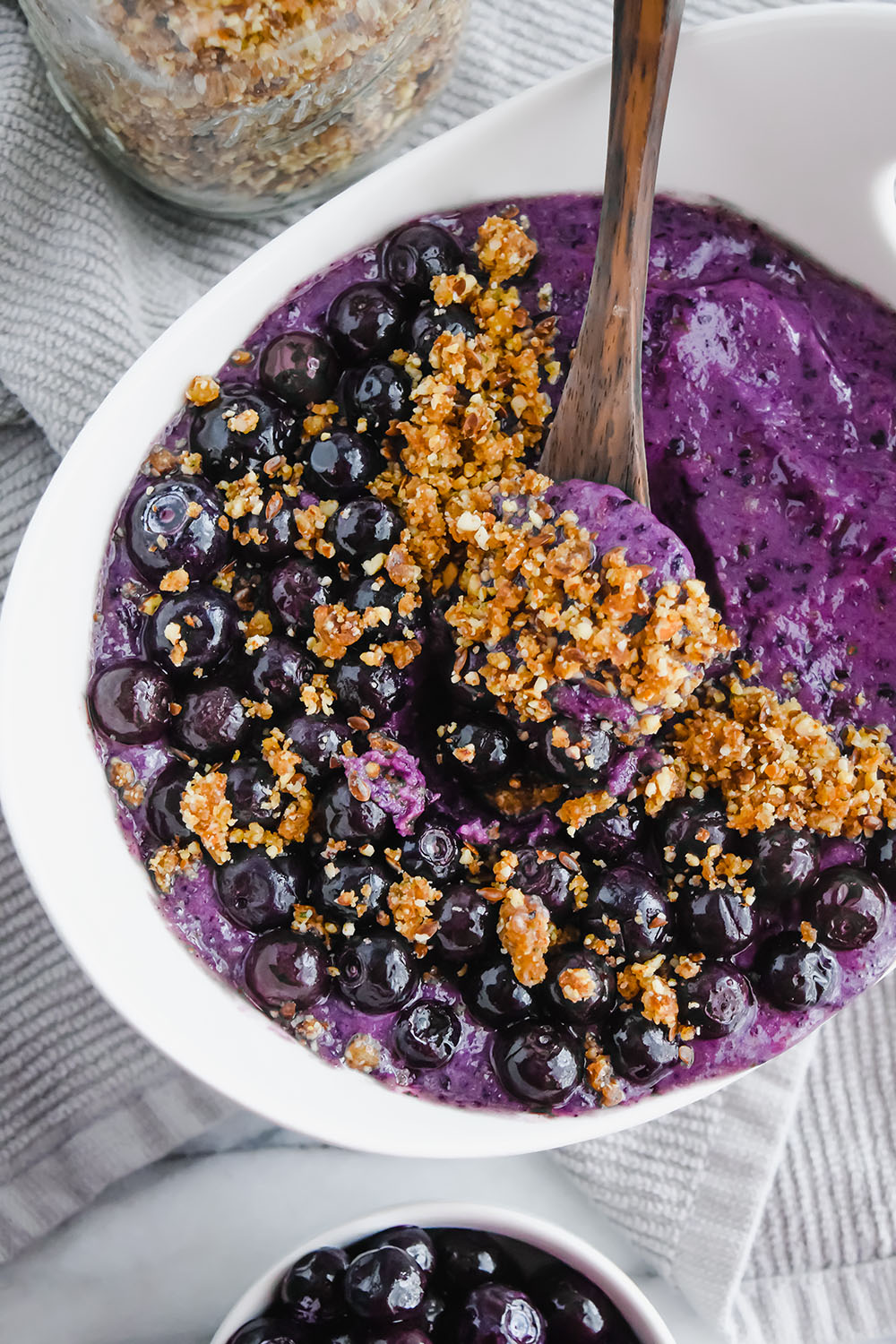 Vegan Blueberry Muffin Smoothie Bowl